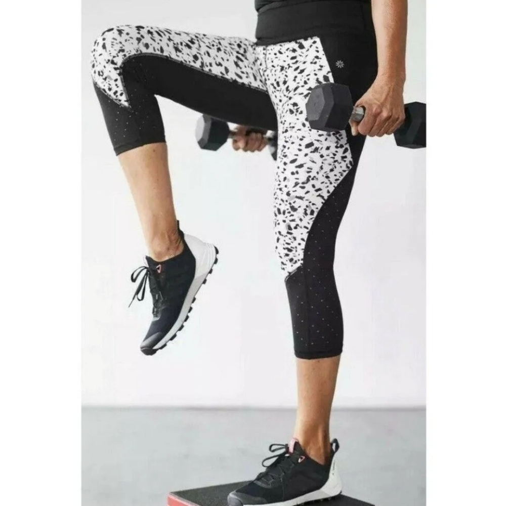 ATHLETA Capri Black White Leggings Pants Speckled Medium